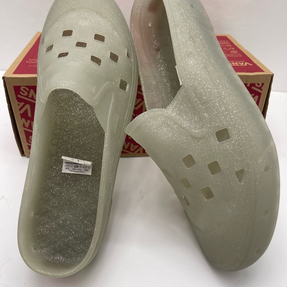 Vans Men’s Slip-On Mule Trk
Glitter Gray
VN0005V8BGF Sandals Sneakers - Picture 11 of 16